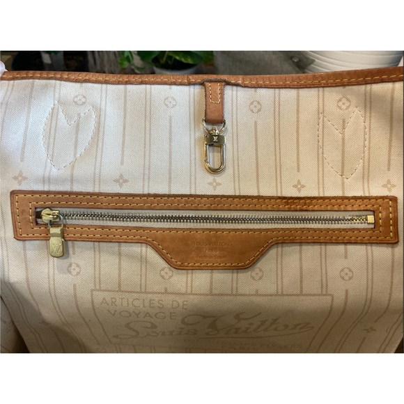 *SOLD* Louis Vuitton Neverfull MM - Picture 9 of 11